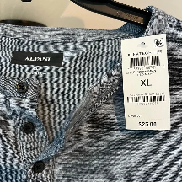 Men’s Alfani Alphatech Tee - Picture 2 of 3